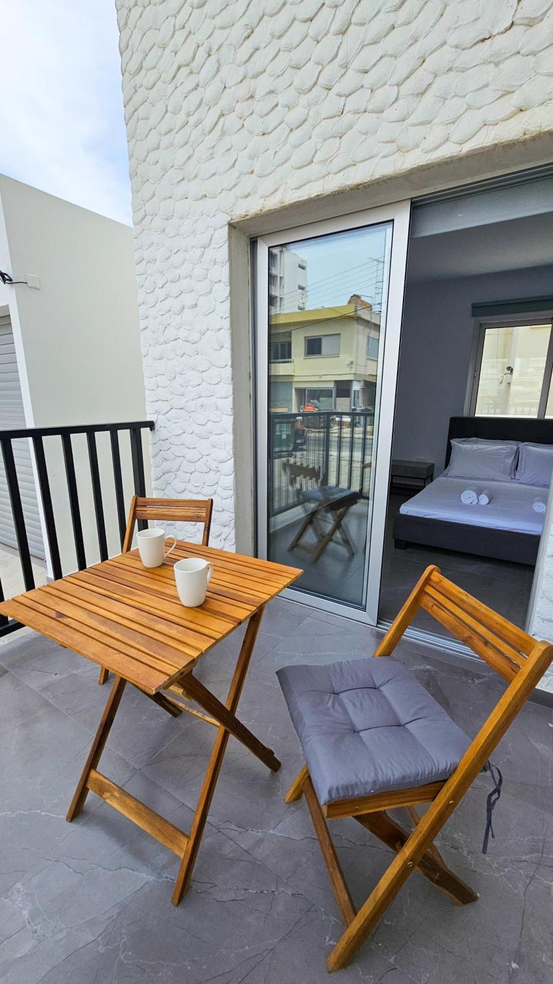 Eviathe Apartments Larnaca Ngoại thất bức ảnh