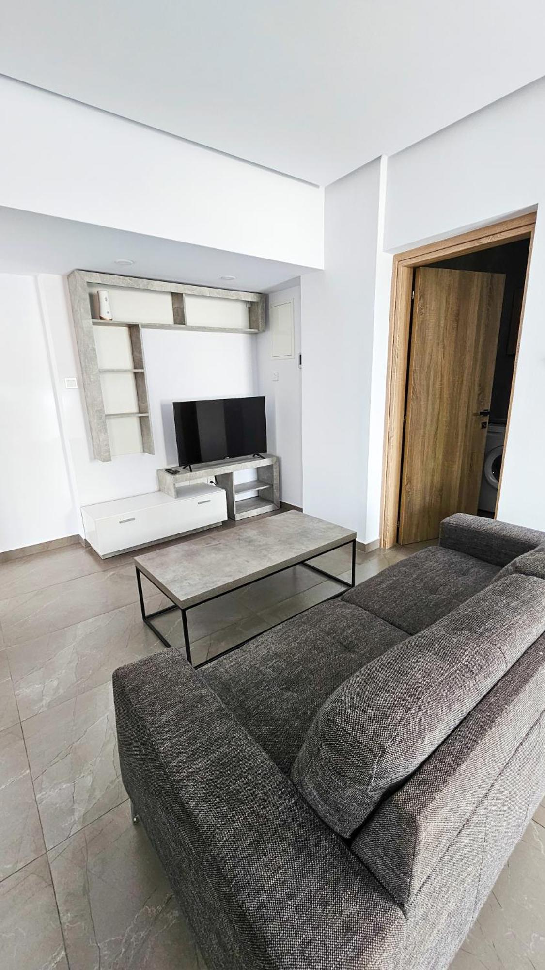 Eviathe Apartments Larnaca Ngoại thất bức ảnh