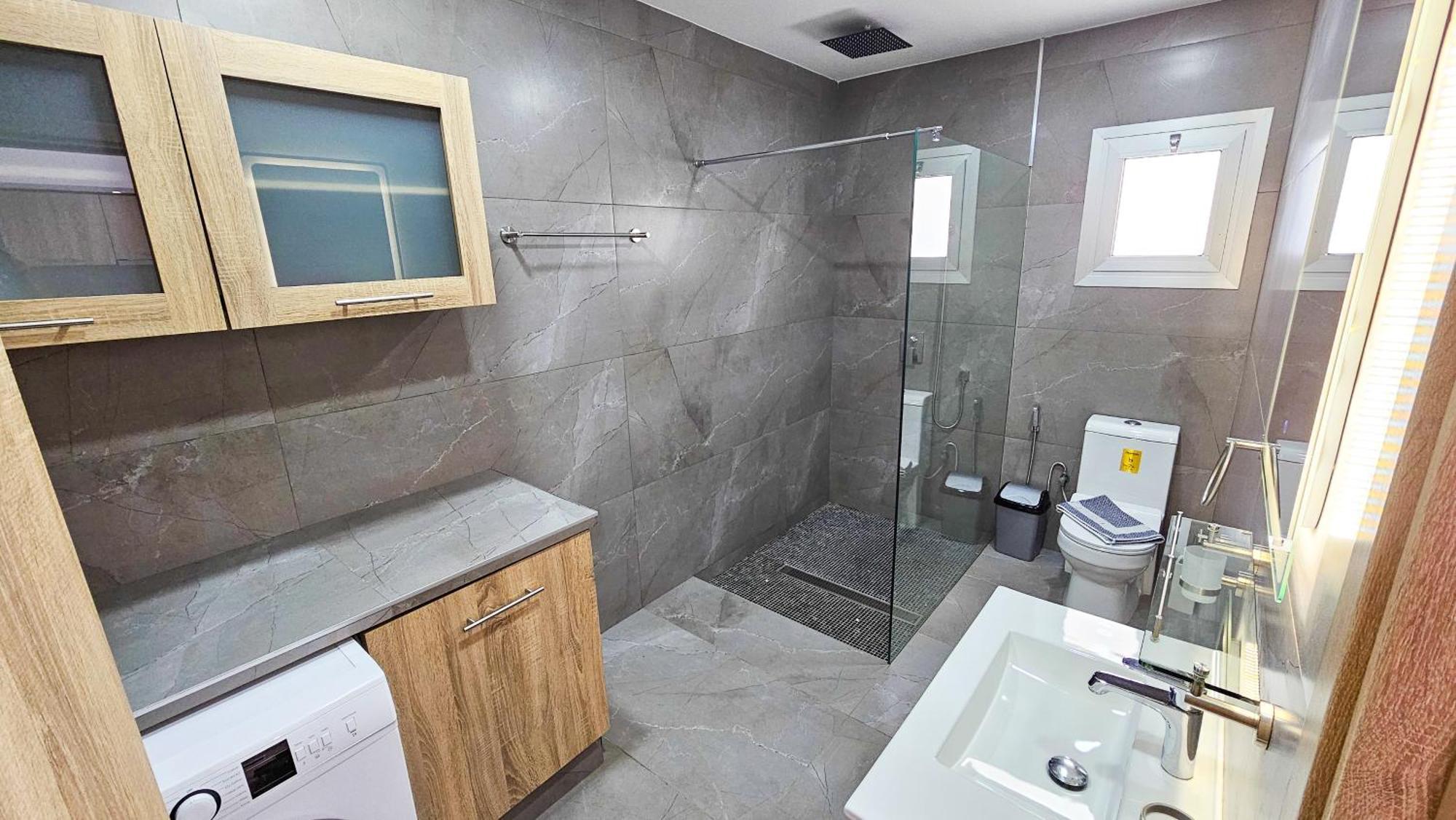 Eviathe Apartments Larnaca Ngoại thất bức ảnh